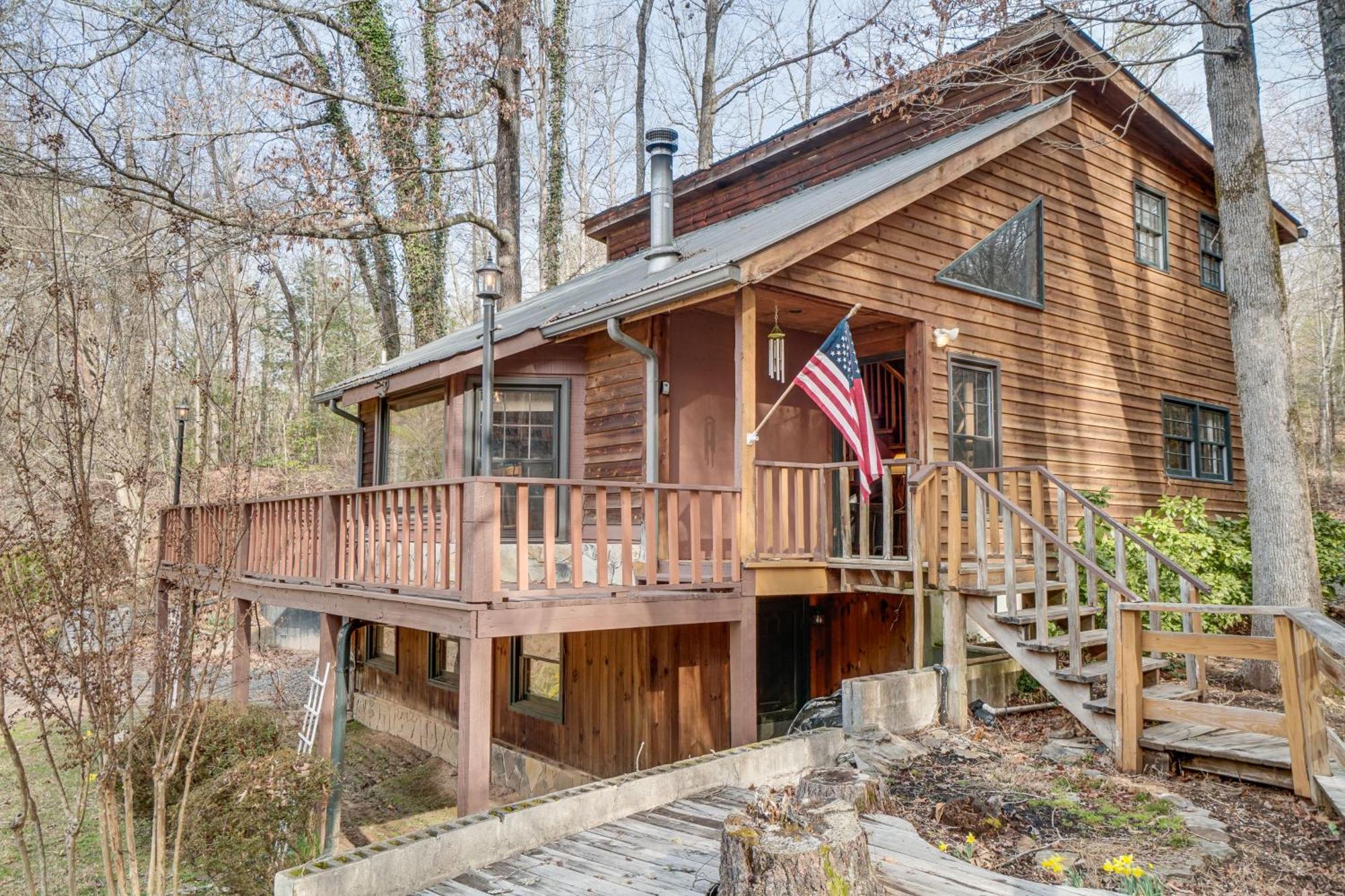 Charming Cabin With Fire Pit And Decks About 7 Mi To Helen Sautee Nacoochee Екстер'єр фото