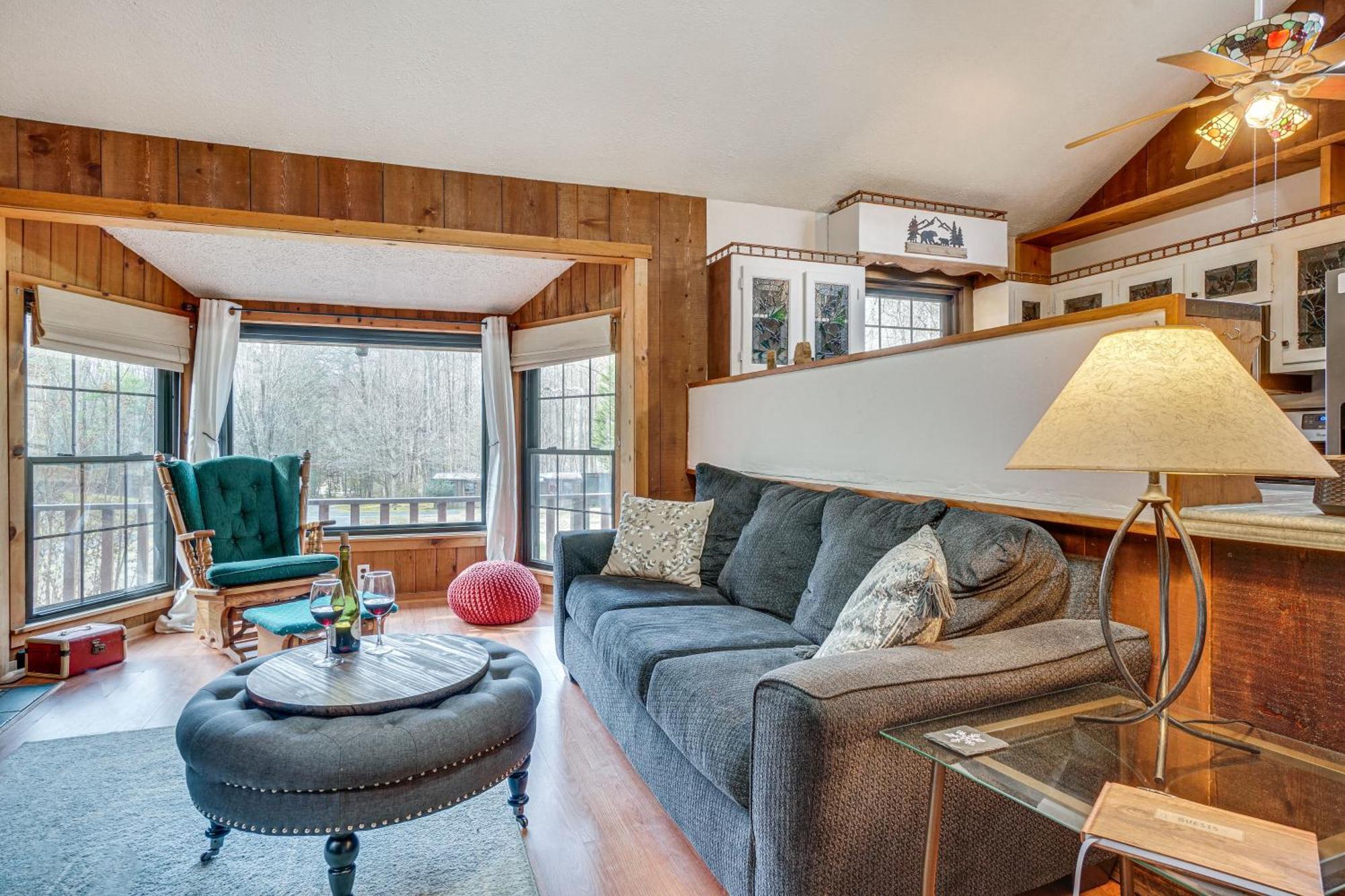 Charming Cabin With Fire Pit And Decks About 7 Mi To Helen Sautee Nacoochee Екстер'єр фото