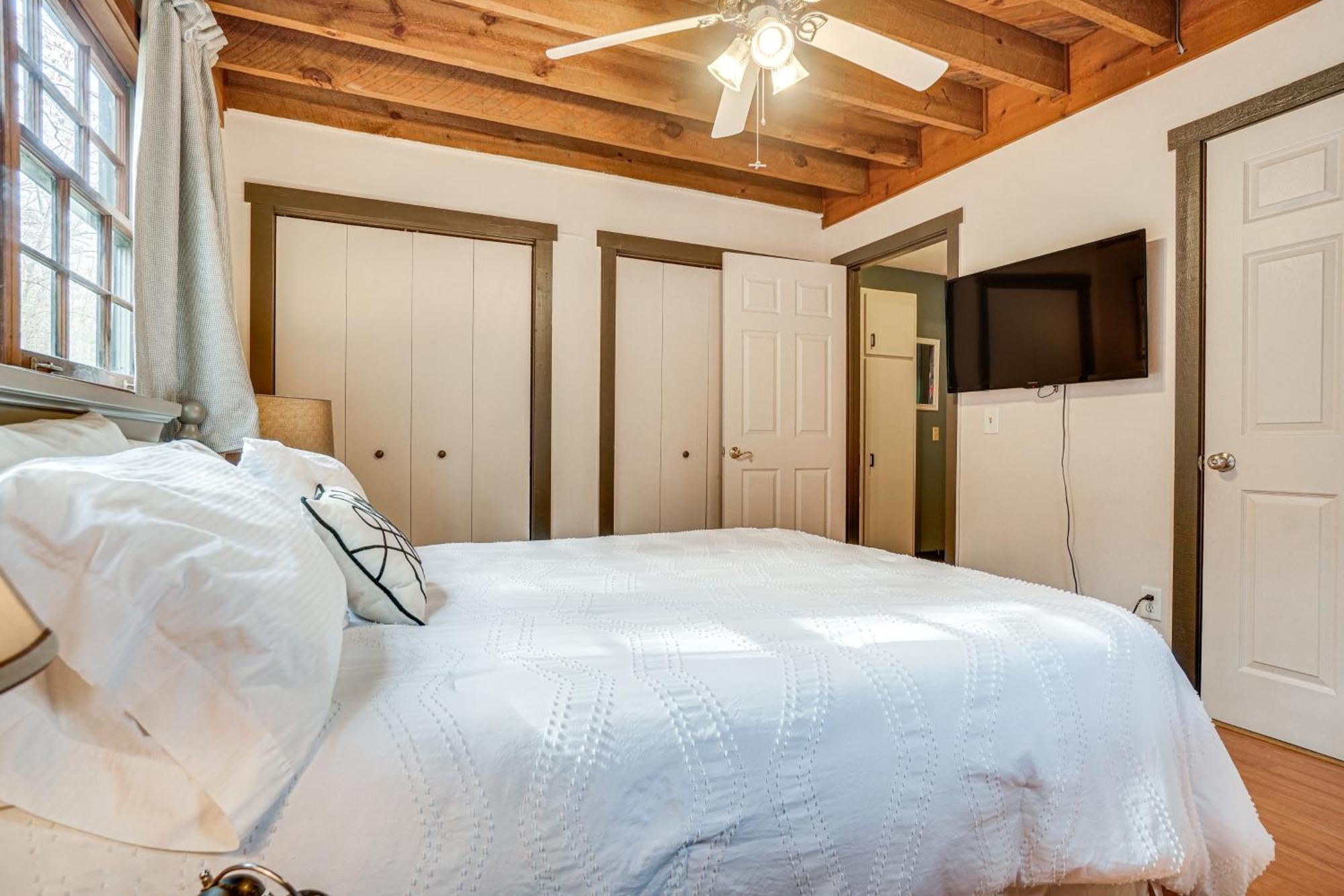 Charming Cabin With Fire Pit And Decks About 7 Mi To Helen Sautee Nacoochee Екстер'єр фото