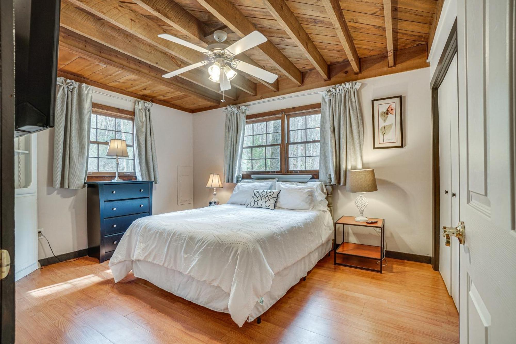 Charming Cabin With Fire Pit And Decks About 7 Mi To Helen Sautee Nacoochee Екстер'єр фото