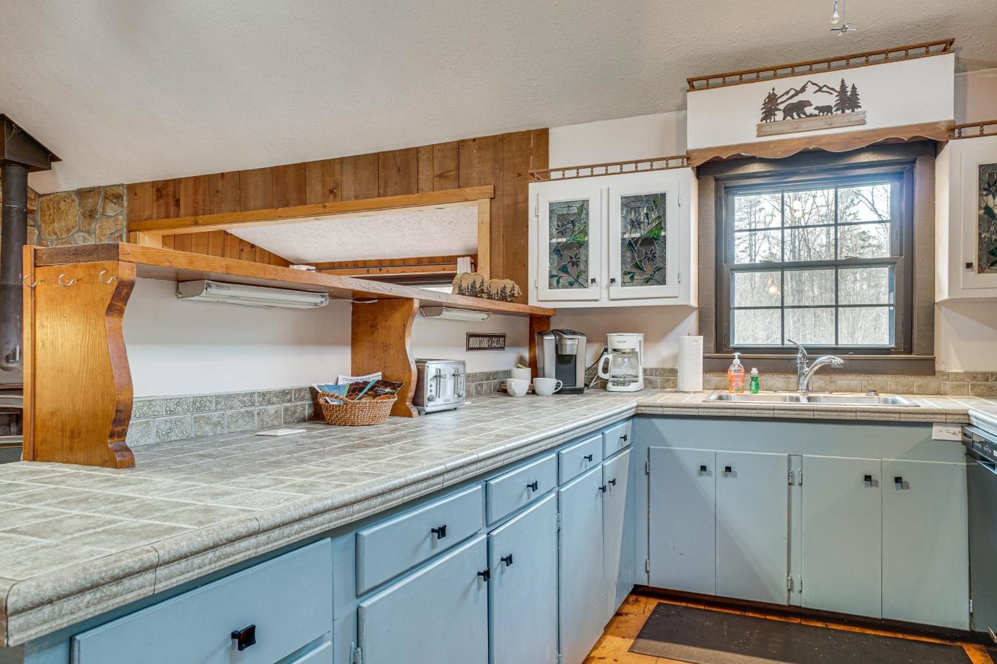 Charming Cabin With Fire Pit And Decks About 7 Mi To Helen Sautee Nacoochee Екстер'єр фото