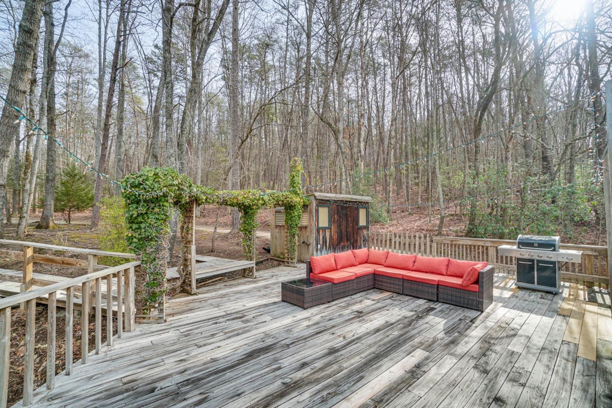 Charming Cabin With Fire Pit And Decks About 7 Mi To Helen Sautee Nacoochee Екстер'єр фото