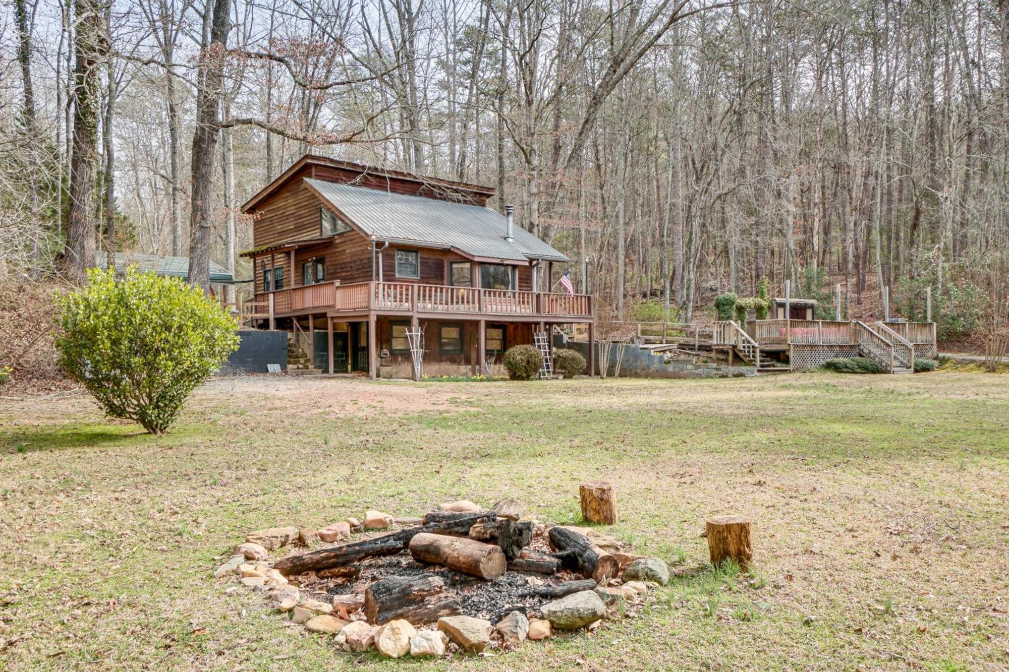 Charming Cabin With Fire Pit And Decks About 7 Mi To Helen Sautee Nacoochee Екстер'єр фото